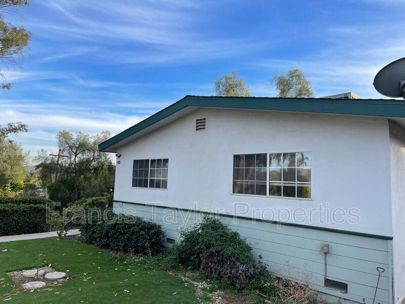 Escondido House: 1467 Old Cedar Road