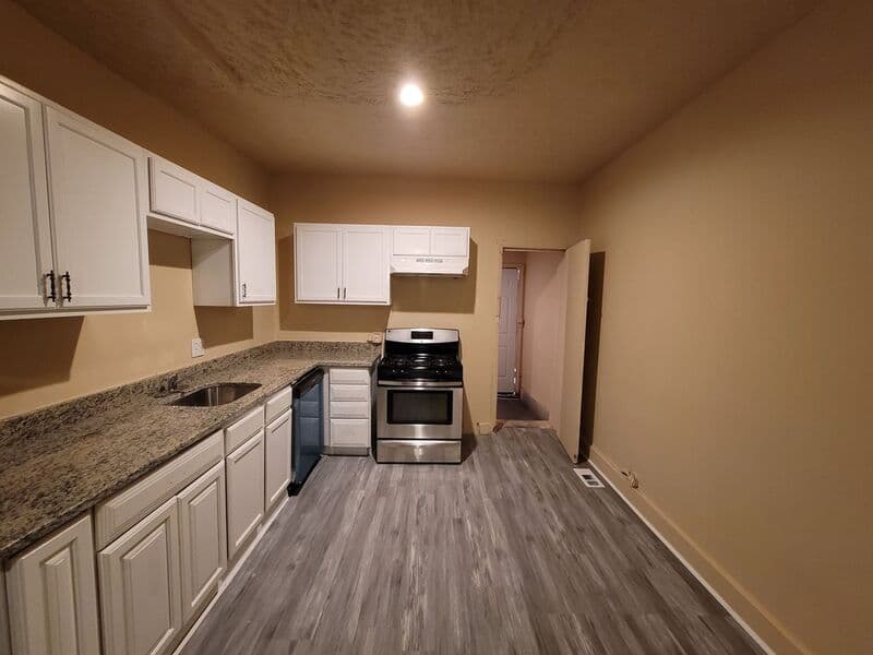 Baltimore Townhome: 1222 Washington Blvd