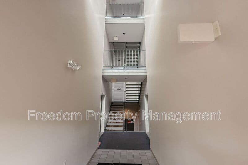 Alexandria Condo: 279 S Pickett St.