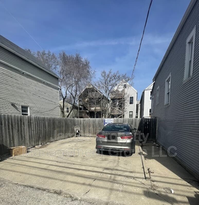Chicago Condo: 2511 W Cortland St - 1