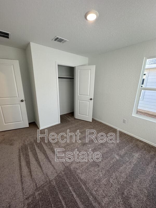 Seguin House: 5850 Coahuila