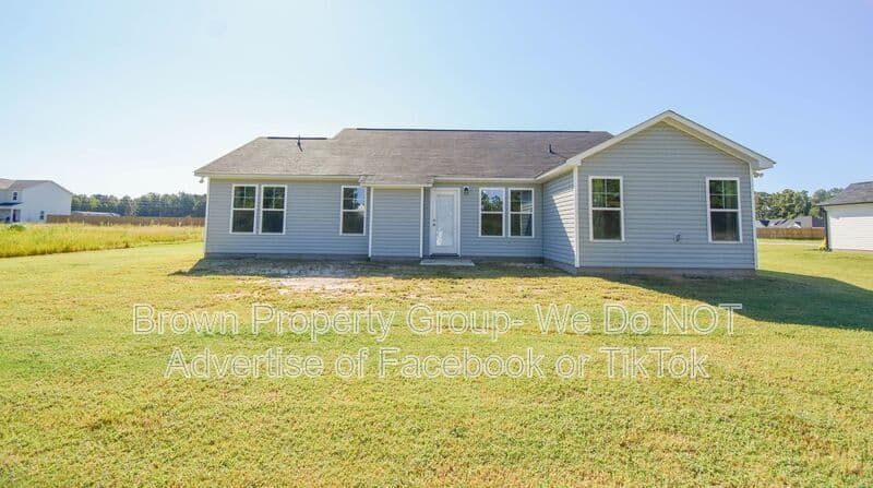 Raeford House: 186 Calhoun St