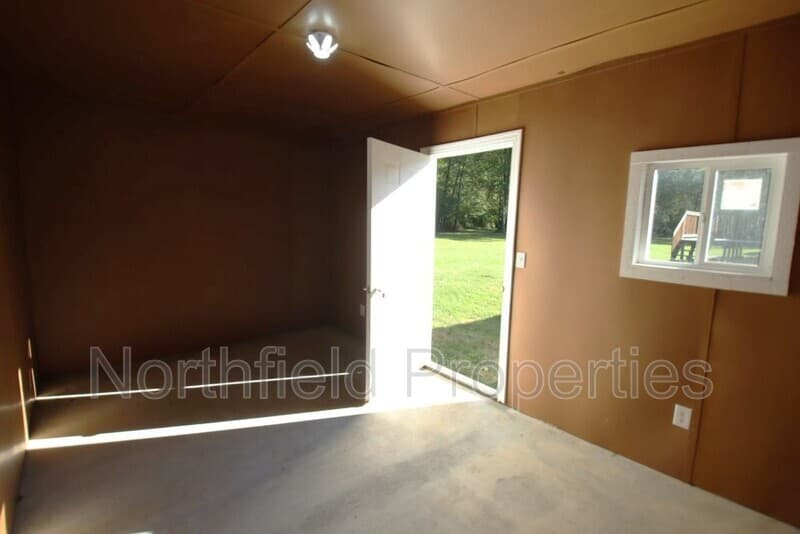 Tulalip House: 12105 26th Ave NE