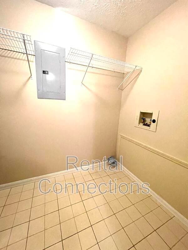 Herrin Condo: 715 Joseph dr.