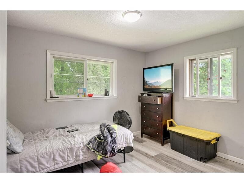 Newport Condo: 1659 10th Ave