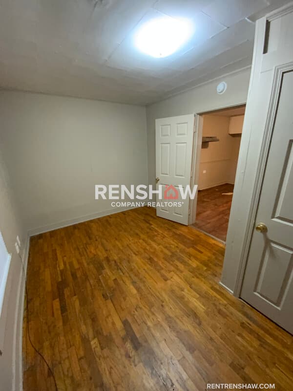 Dyersburg House: 1400 Todd Ave