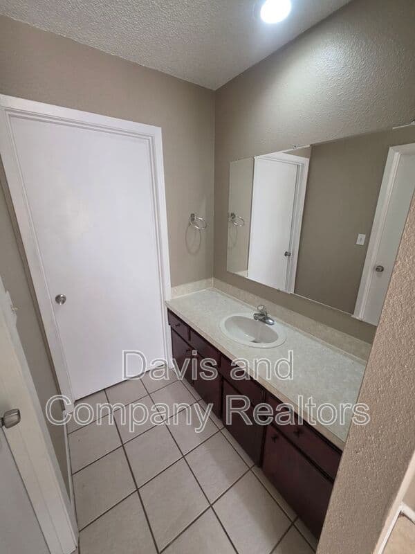 Midland Condo: 4800 Harvard Ave