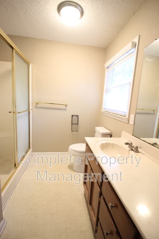 Calera House: 120 Southern Hills Circle