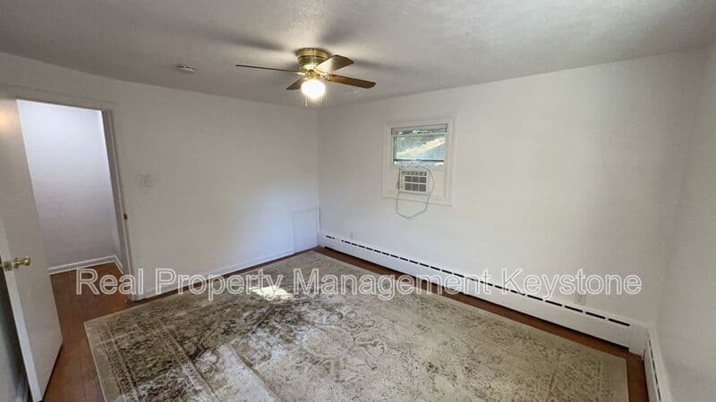 Pittsburgh House: 307 Greenlee Road