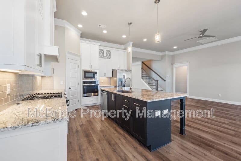 Evans House: 3031 Rosewood Drive