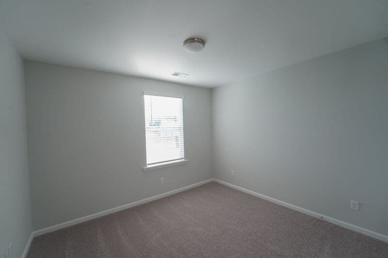 Savannah House: 257 Brookline Dr