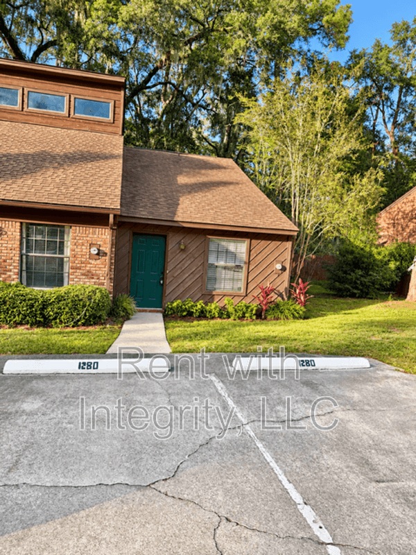 Tallahassee House: 1280 High Rd