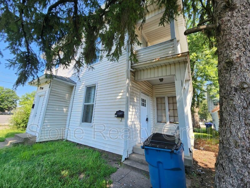 Terre Haute Condo: 622 College Avenue