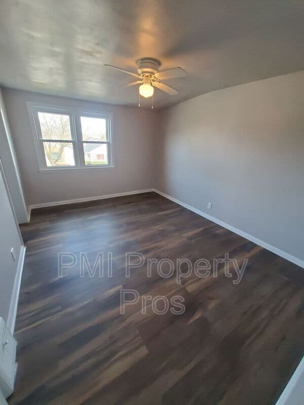 Milwaukee Condo: 159A S 78th St
