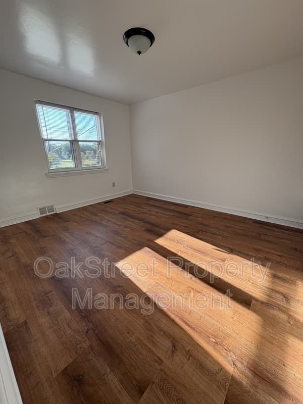 Woodbury Condo: 71 S. Evergreen Avenue - B