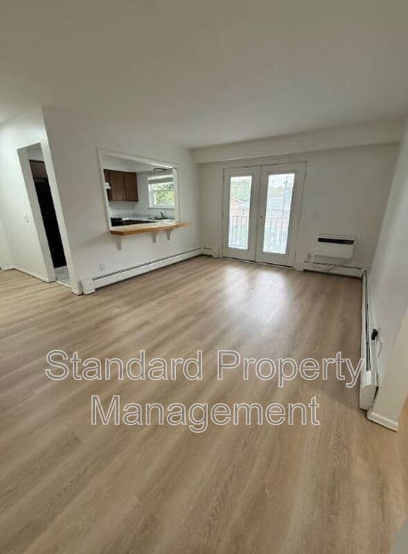 Rochester Condo: 2608 Dewey Ave (Apt 7)