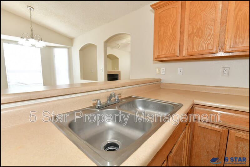 El Paso House: 3112 Tierra Ayala Drive !!