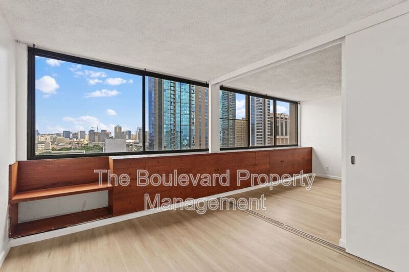 Honolulu Condo: 55 S Kukui St