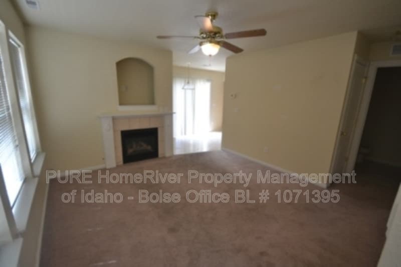 Nampa House: 1304 S Ivy St