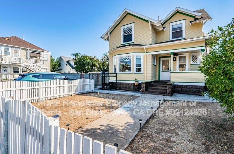 San Diego House: 2477 A St