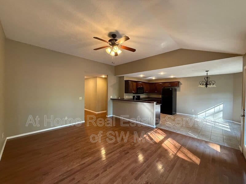 Springfield House: 1740 South Ave