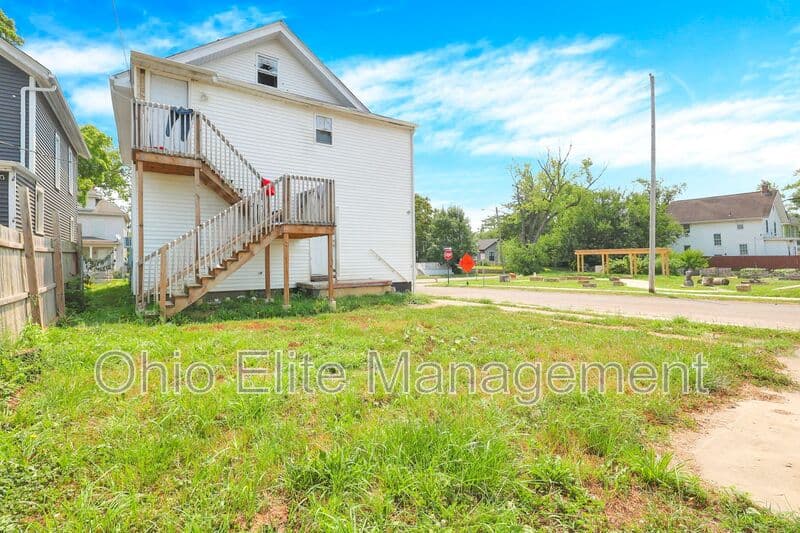 Columbus House: 85 S Wheatland Ave