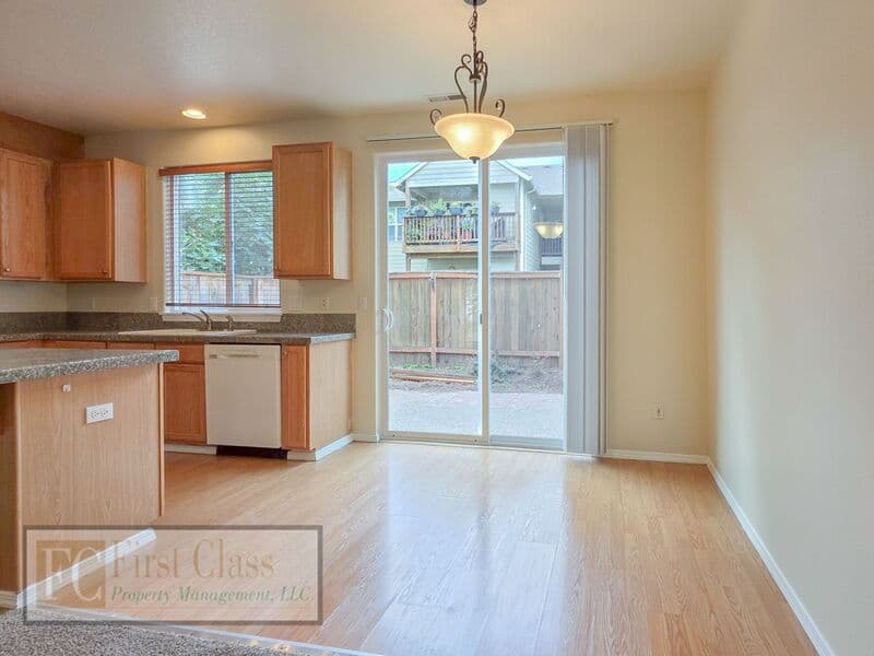 BEAVERTON Townhome: 773 SW 198TH PL