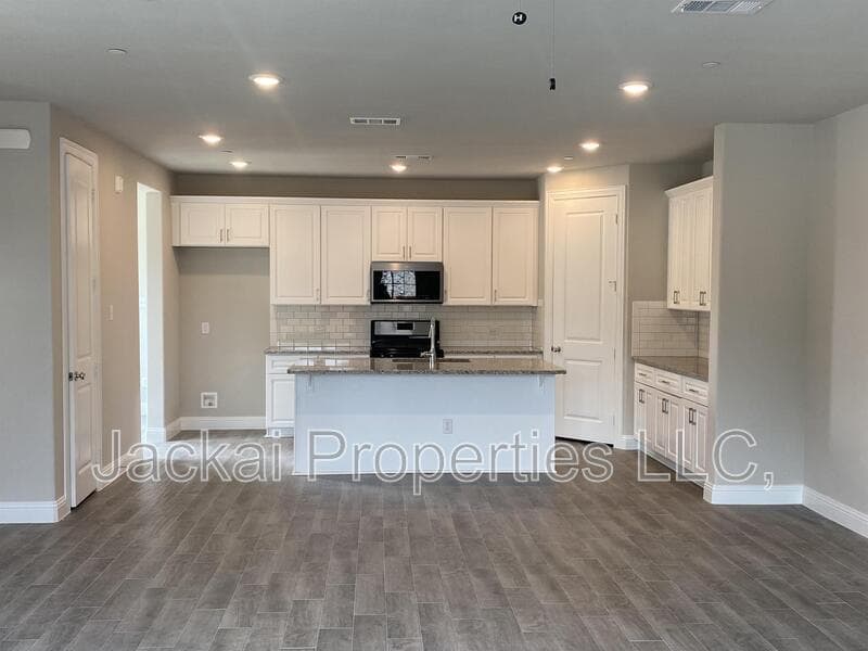 Euless Townhome: 801 Ponds Edge Lane