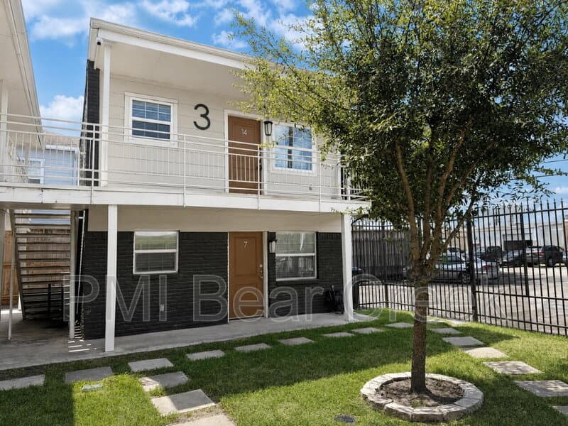 Houston Condo: 1824 Thonig Road