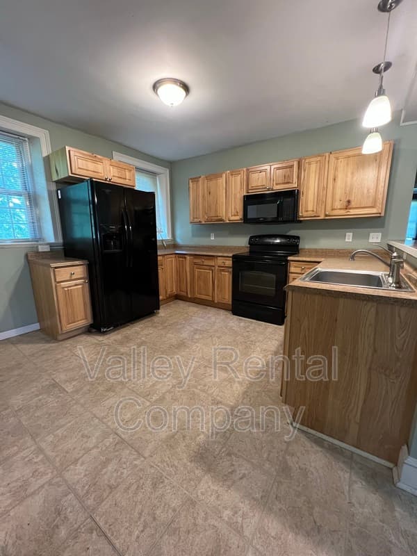 Hadley Condo: 117 Mt. Warner Road - 1