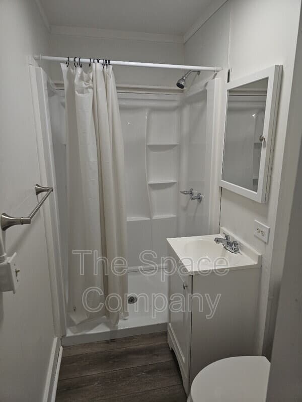 NORTH CHARLESTON House: 2023 REYNOLDS AVE
