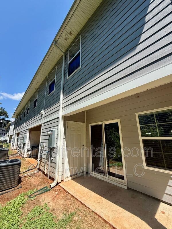 Pendleton Townhome: 107 Pendleton Place Way