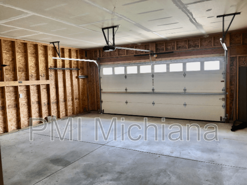 South Bend House: 51689 Melwood Ct