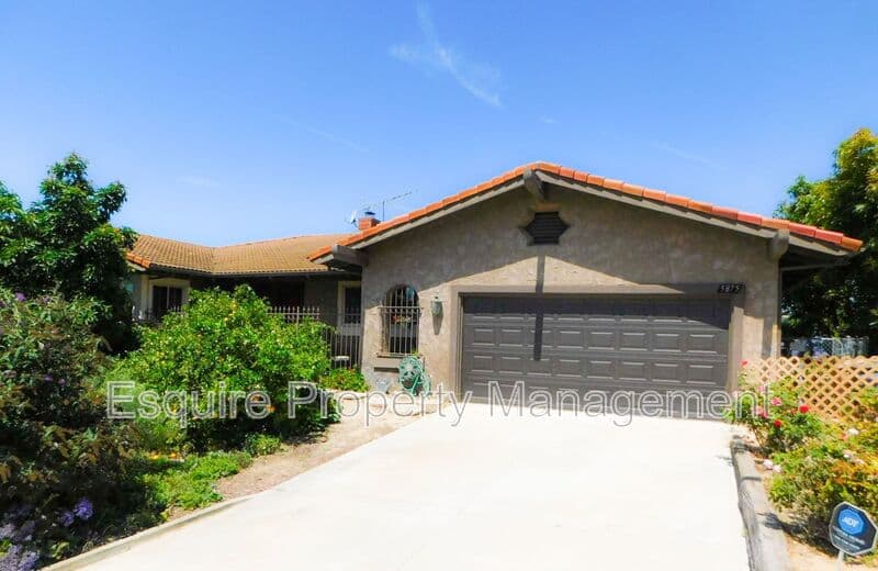 SOMIS House: 5875 N GREENTREE DR