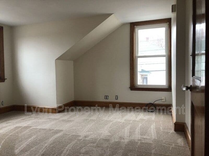 Cumberland Condo: 3880 Mendon Rd
