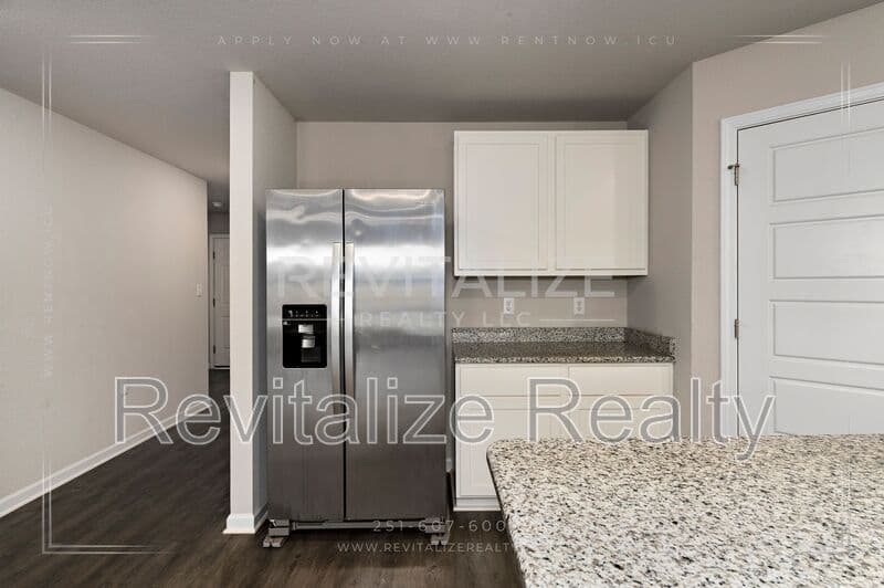 Daphne House: 8072 Irwin Loop