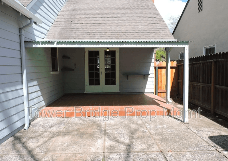 Sacramento House: 4424 T Street
