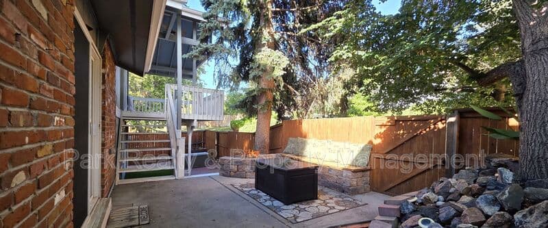 Aurora House: 2946 S Moline Pl