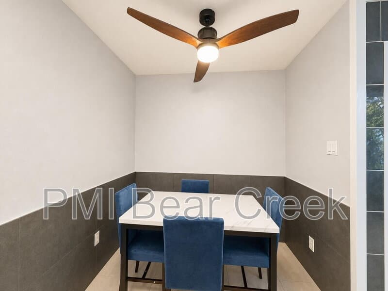 Houston Condo: 9550 Deering Drive