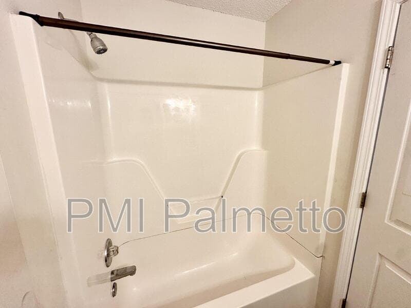 Columbia House: 227 Hardwood Drive
