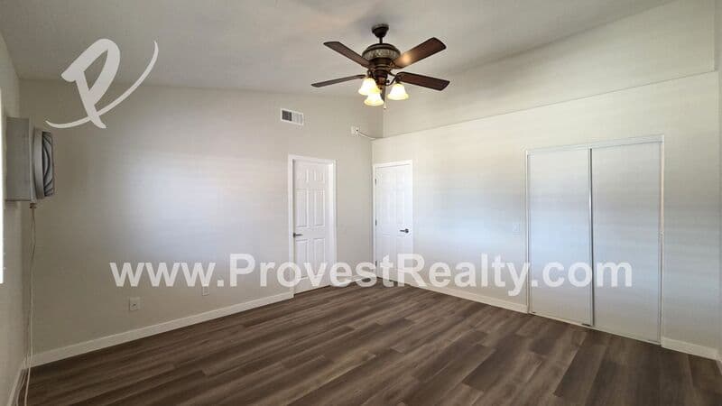Hesperia House: 8305 Topaz Ave