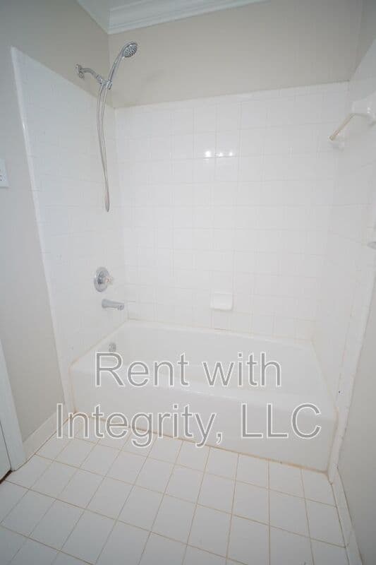 Tallahassee House: 1562 Mitchell Avenue
