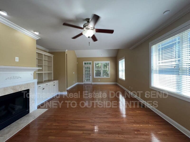 Fayetteville House: 2210 Westdale Dr