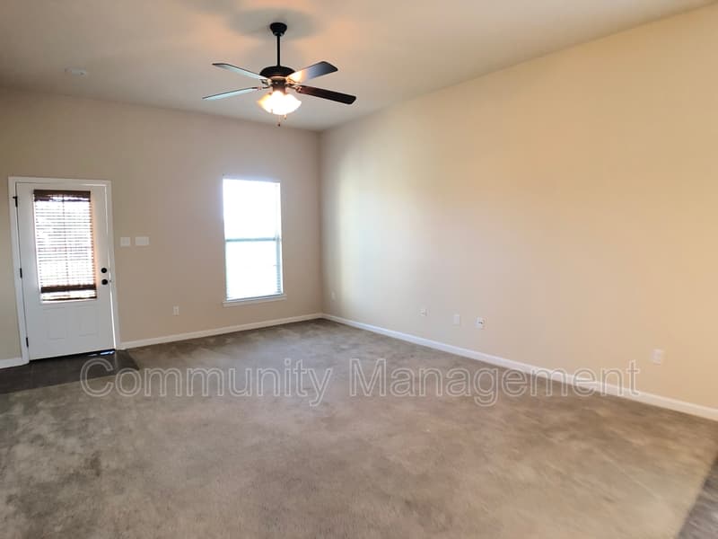 Denham Springs House: 13838 Ponderosa Dr