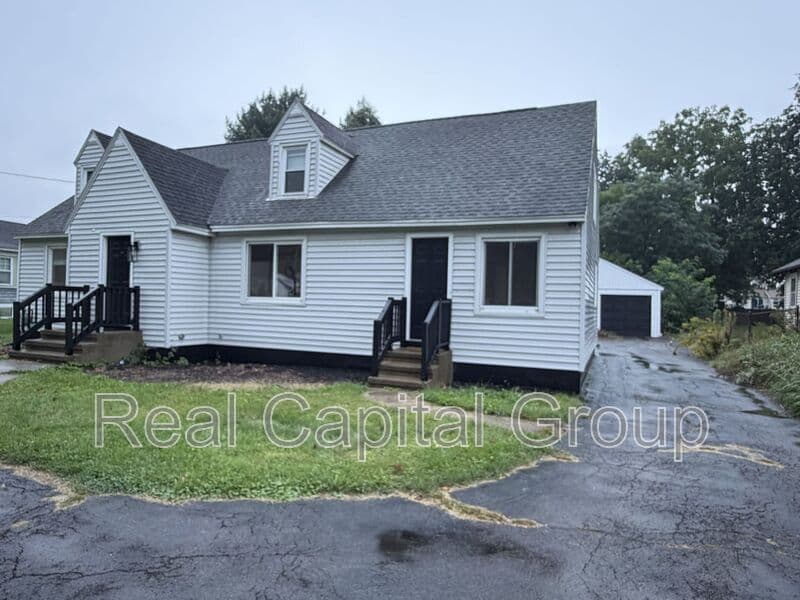 Glenville House: 397 Ballston Rd