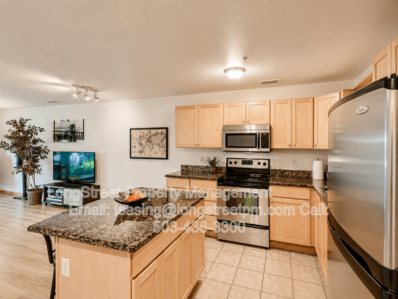 Portland Condo: 720 NW Naito Pkwy D22