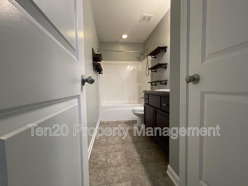 Columbus House: 4955 Brightstar Lane