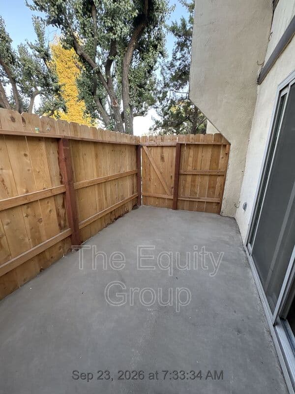 Visalia House: 1414 West Elowin Ave
