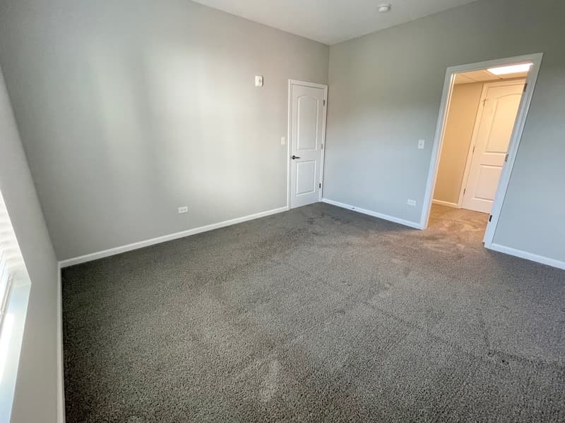 Woodstock Condo: 301 N Madison St