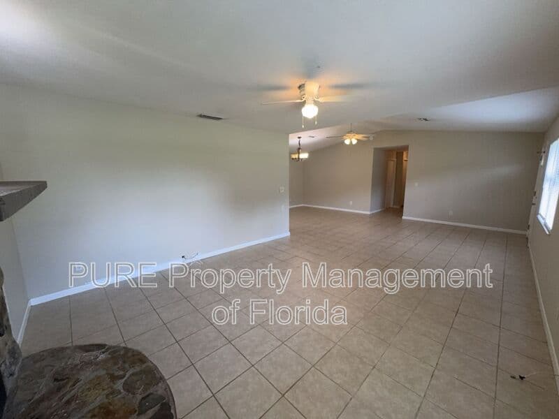 Summerfield House: 13606 SE 48th Court